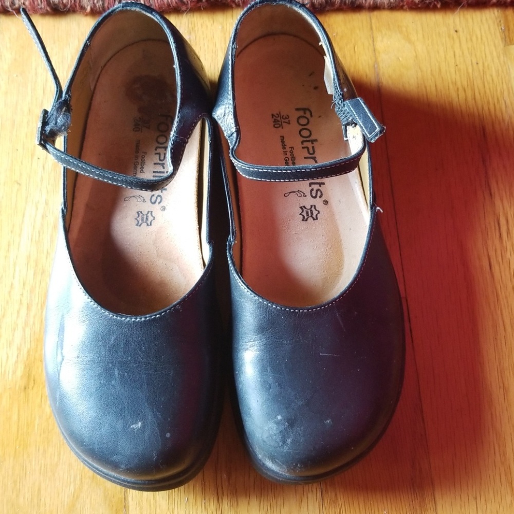 Footprints shoes
